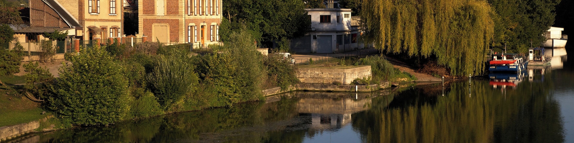 House depicted by Alfred Sisley near the Machine de Marly on Ile de la Loge