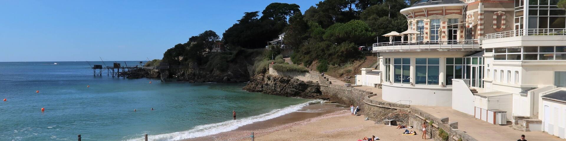Pornic en Loire-Atlantique, plage de la Source (France)