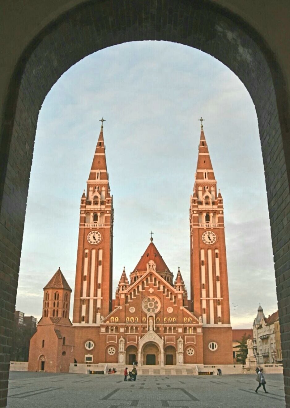 This present day symbol of the town of Szeged was built as a promise after the great flood of 1879, which destroyed most of the city. The church is surrounded by a cloister with statues forming a national gallery. 