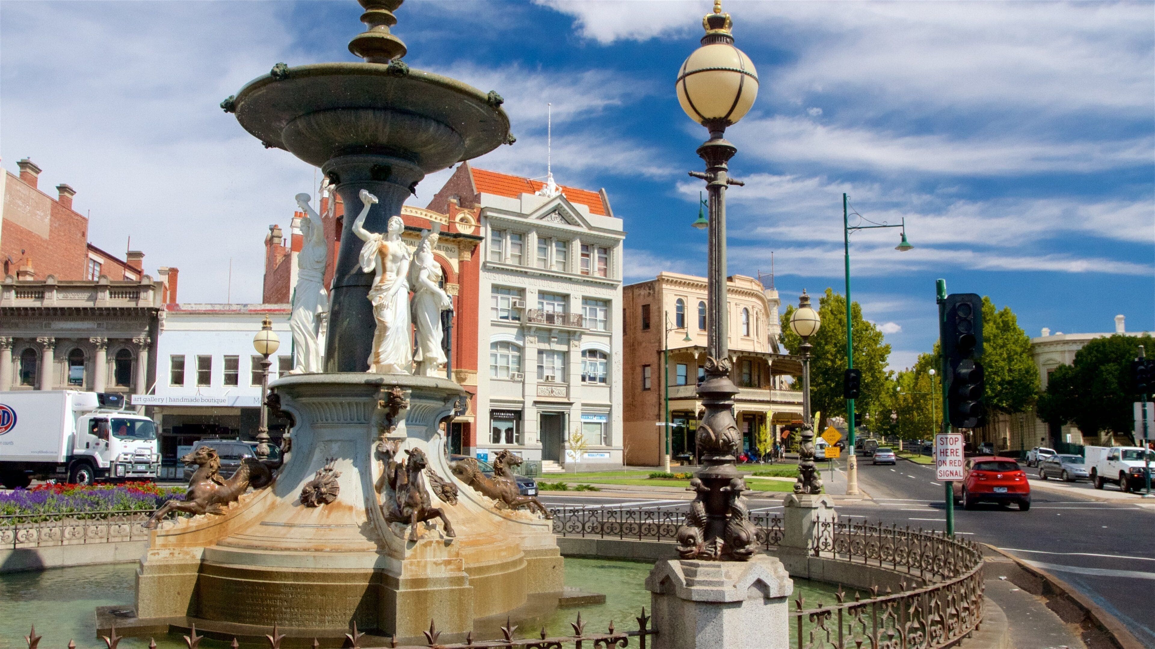 Bendigo que incluye escenas urbanas y una fuente