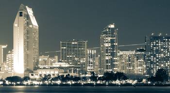 San Diego Skyline. It was a panorama that hot cropped by the app.
#lightroom #konicalens #vintagelens #samsungnx300 #photographylovers #photographylovers📷 #photoofthedays #sandiego #cityscape #longexposure #longexposurephotography #city #cityphotography #cityscape #cityscapephotography #sandiegoskyline #sandiegocity #skyline #bnwphotography #bnwphotography #bnw