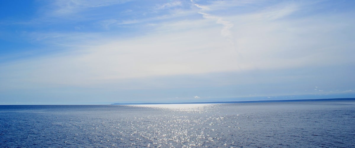 A beautiful sunny day on the waters of Lake Huron at Tobermory.