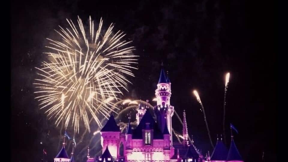 If you're visiting the magical kingdom at Disneyland make sure you check out the beautiful fireworks show at 9:30! I'd recommend getting there an hour early if you want prime seats at the front. I was fortunate enough to be right at the front dead center!