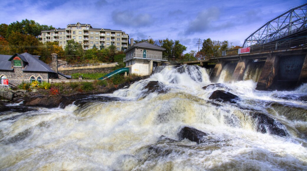 Lower Bracebridge Falls in Ontario, Canada