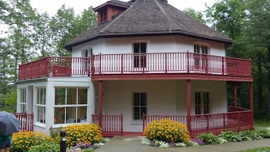 Woodchester. Eight sided house