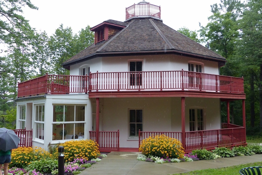 Woodchester. Eight sided house