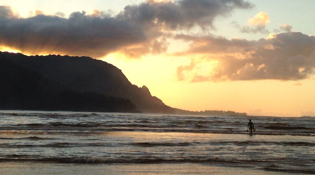Beautiful sunset at Hanalei Bay Kauai, HI. I can't believe how beautiful this island was.