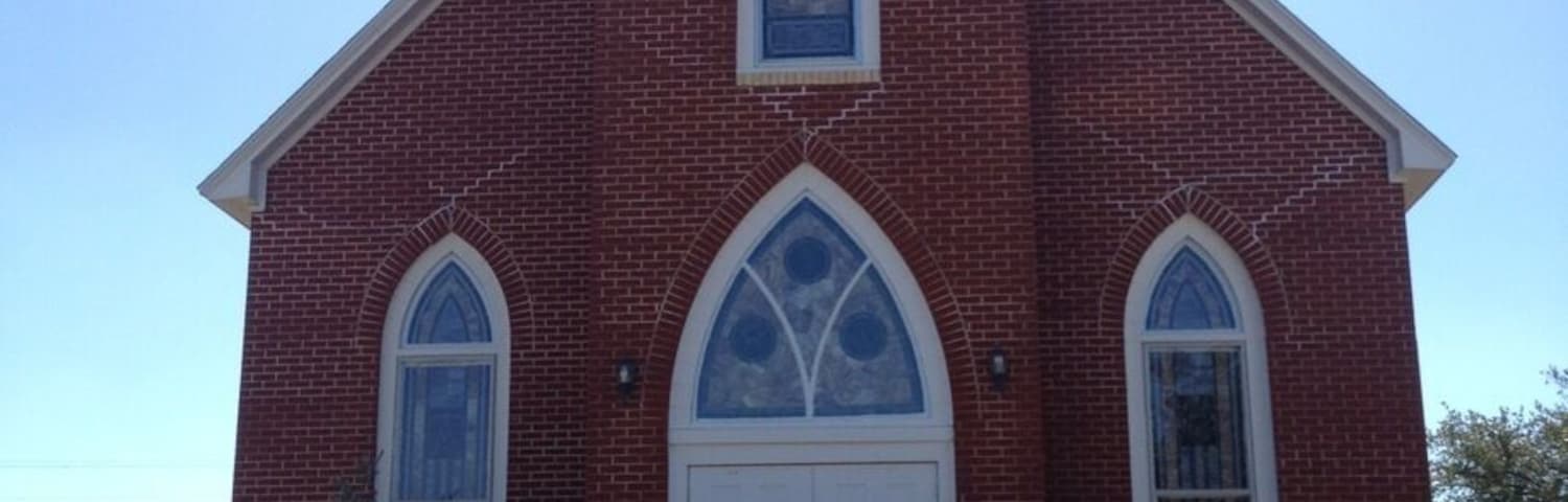 Built by norwegian settlers in Bosque County Texas. Most of the old timers gave died, so they no longer have services in the Norwegian language.