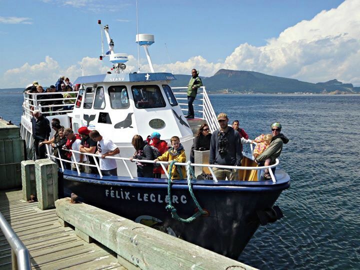 This is the ferry that brings us back to the land! Bye bye Île Bonaventure!