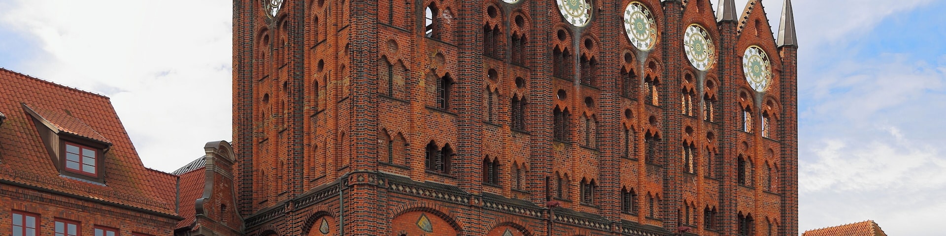 This is a photograph of an architectural monument. It is on the list of cultural monuments of Stralsund, no. 010