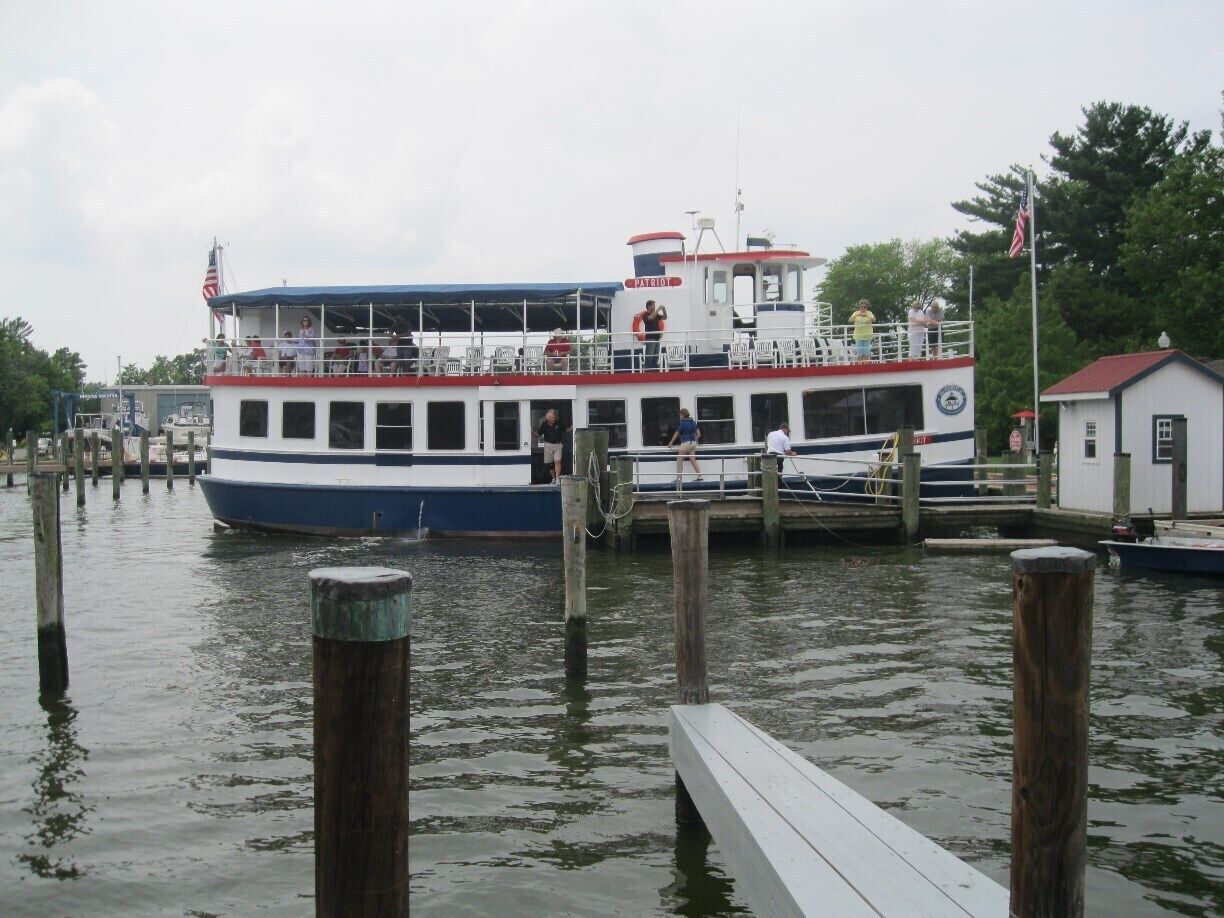 Nice way to spend a morning or afternoon, getting glimpses of the Chesapeake Bay. Departs right from waterfront in St Michaels.
