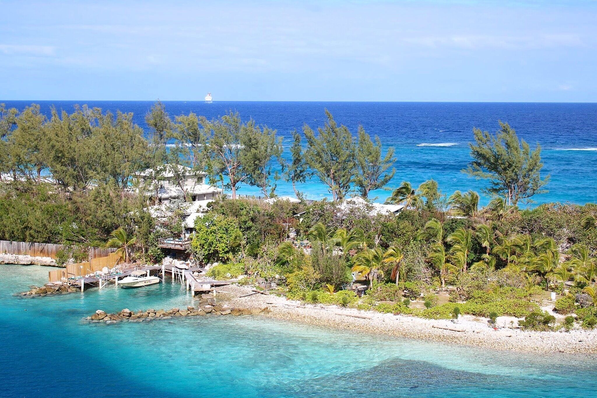 Beautiful #Nassau in the #Bahamas 😘😘 the water is so crystal clear #BeachBound #travel 
