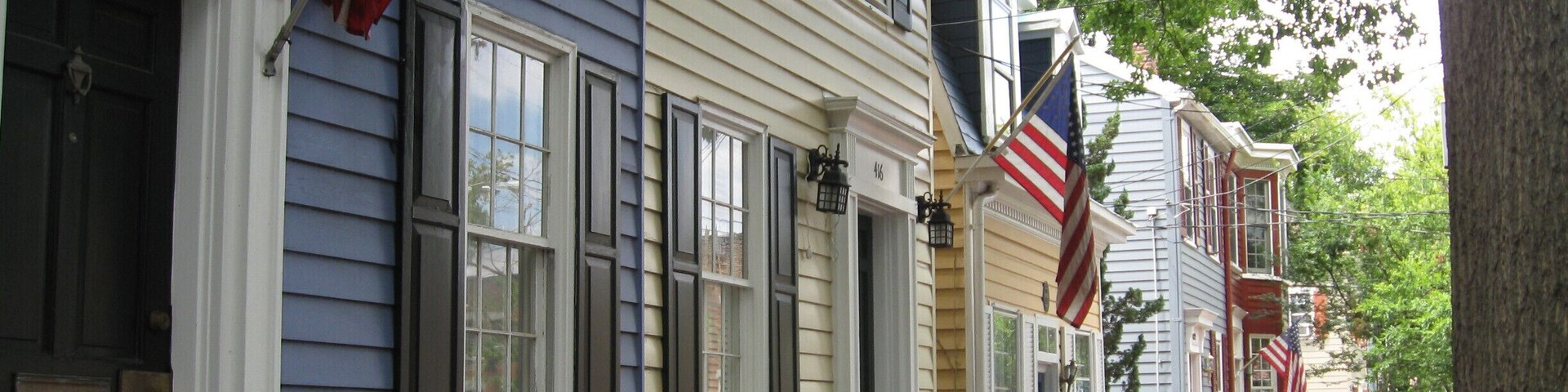 Beautiful, quaint little town worth exploring for a day. It embodies the history of the area.