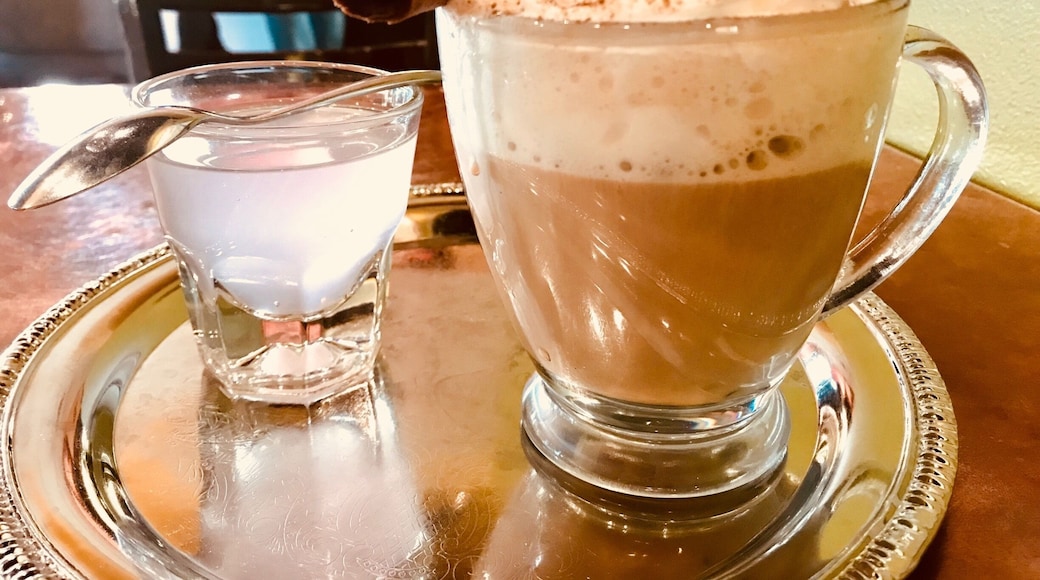 Ubersturzter Neumann.. and comes with lemon lavender soda...😋😋
#Coffee #LifeAtExpedia #Weekend