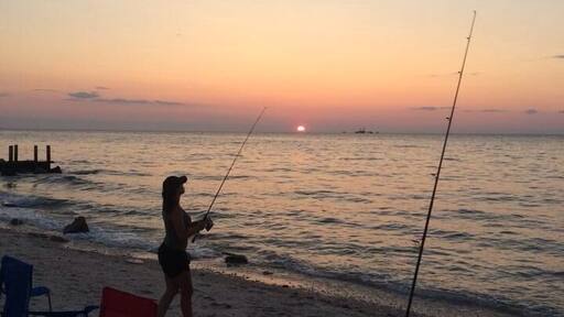 Beautiful sunset & beautiful woman on the north shore of Long Island. #lovetofish #beach #winecountry
#waterlust