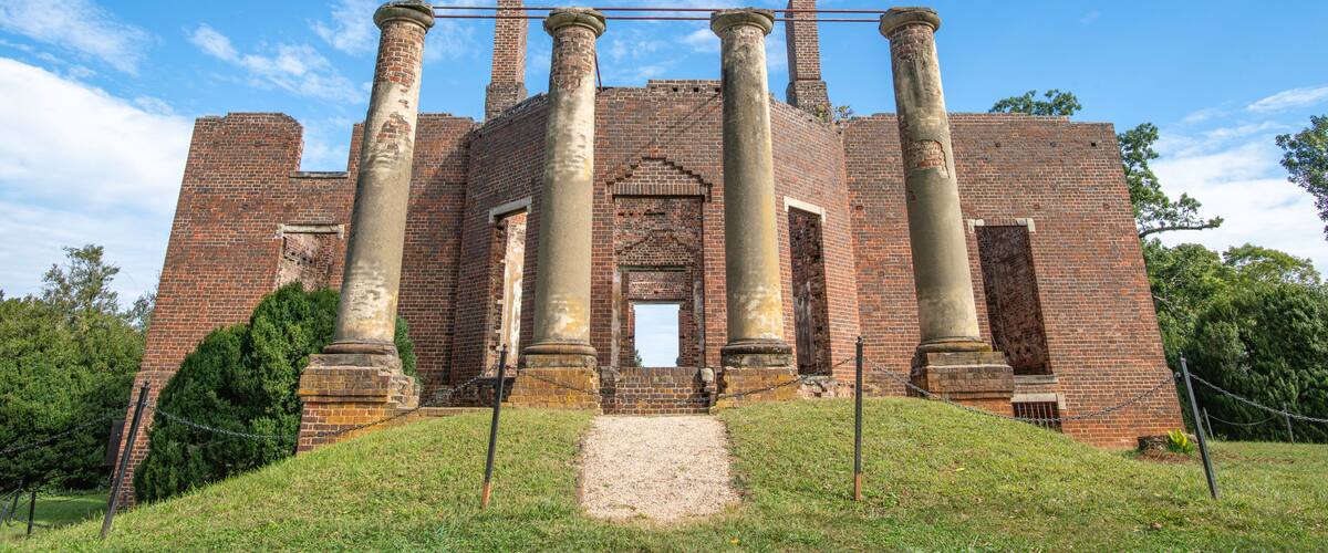 Ruins of a American Colonial era mansion in Barboursville Virginia