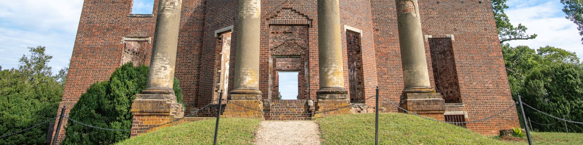 Ruins of a American Colonial era mansion in Barboursville Virginia