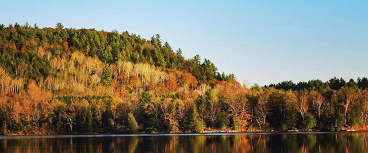 My favourite small town, at my favourite time of year. Here's you'll find lots of quaint shops, outdoor activities, a waterfall, and the best fudge I have ever had at the Confiserie Wakefield!