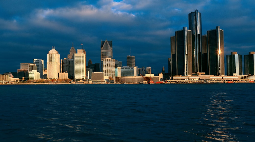 Panoramic sunrise view of Renaissance Center, Detroit, MI