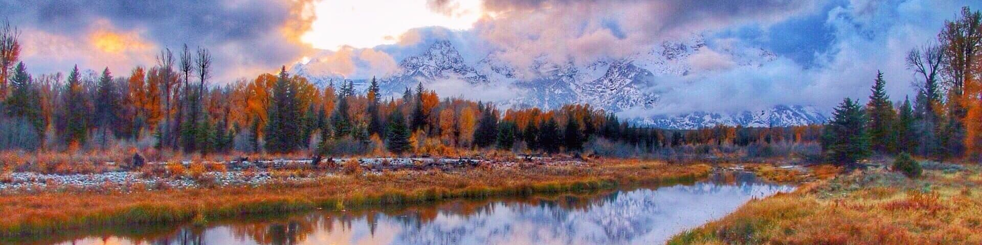 Another incredible spot to view the sunset in Grand Teton is the beginning of the trailhead to the beaver pond at Schwabacher road. Fall is a great time to visit, though perhaps try to come end of September so you'll beat the unseasonably early snowstorm we encountered in October. #hike #sunset #tetons #wyoming