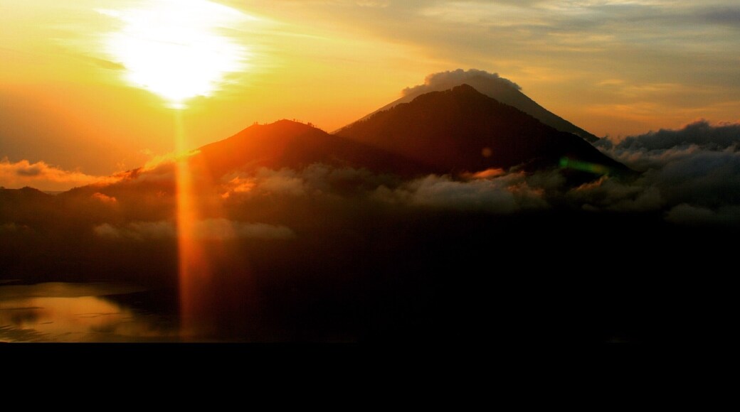 Climbed a volcano in the dark to be at the top for sunrise - breathtaking. We were collected at about 2.45am from our hotel in Ubud to be at the base of Mt Batur by about 3.15. We then climbed to the summit for sunrise. The last part was really hard but look what awaited at the top. #hiking #adventure #Ubud