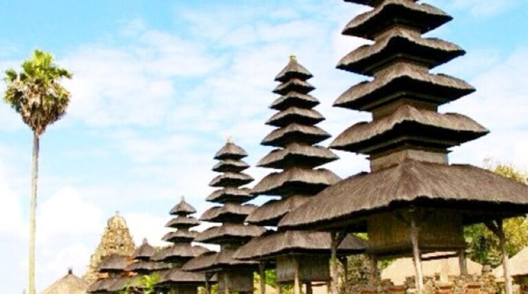 Taman Ayun Temple is a Royal Temple of Mengwi Empire. A beautiful place to visit when you're on vacation in #Bali.