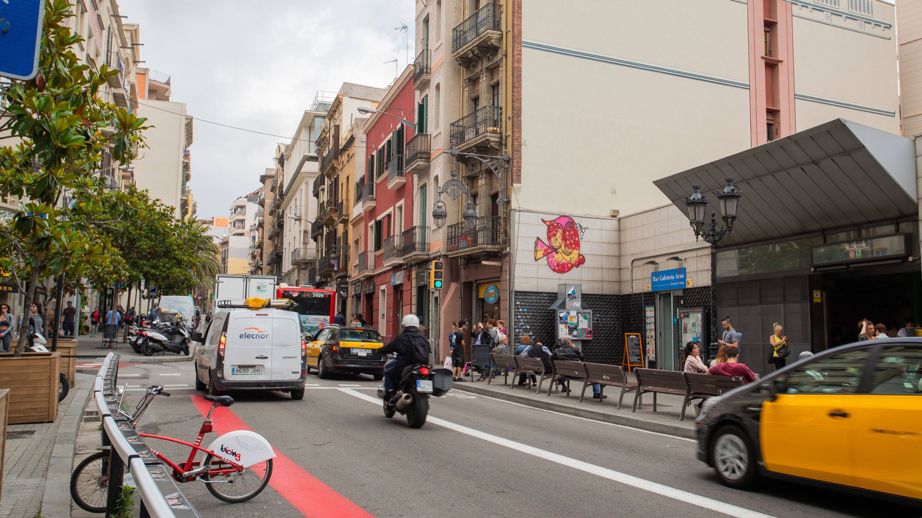 Gracia showing a city