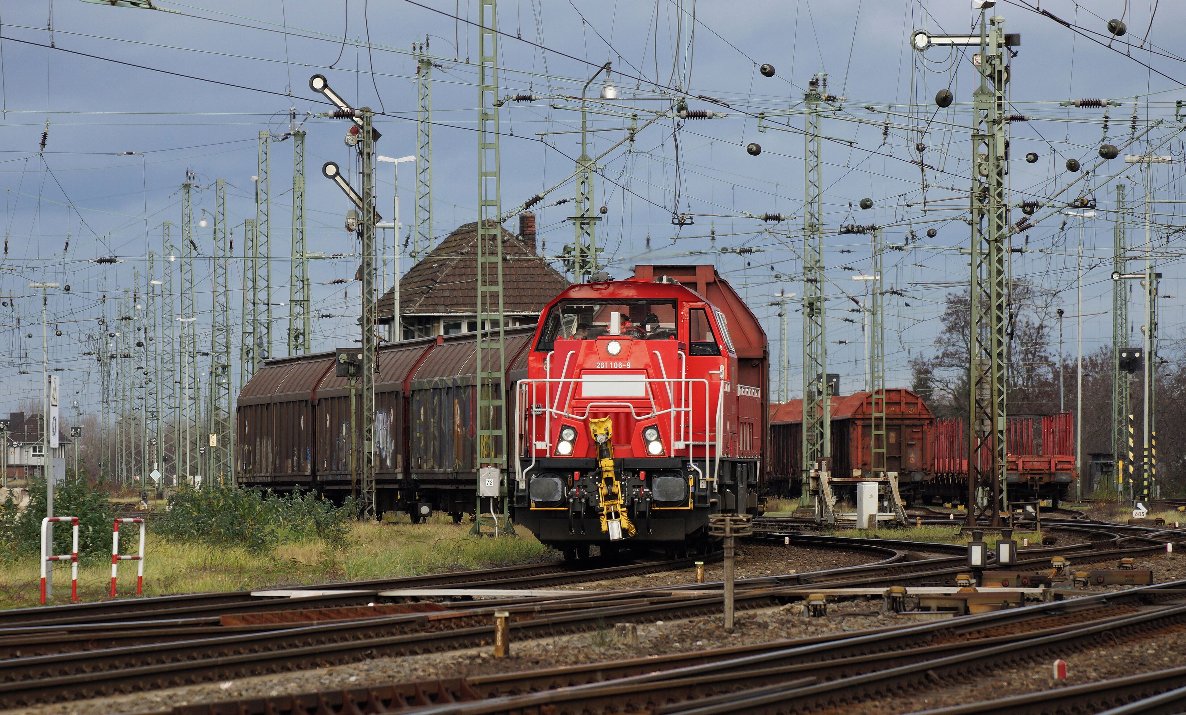 DBAG 261 106-9 in the near of the marshalling yard Köln-Kalk Nord