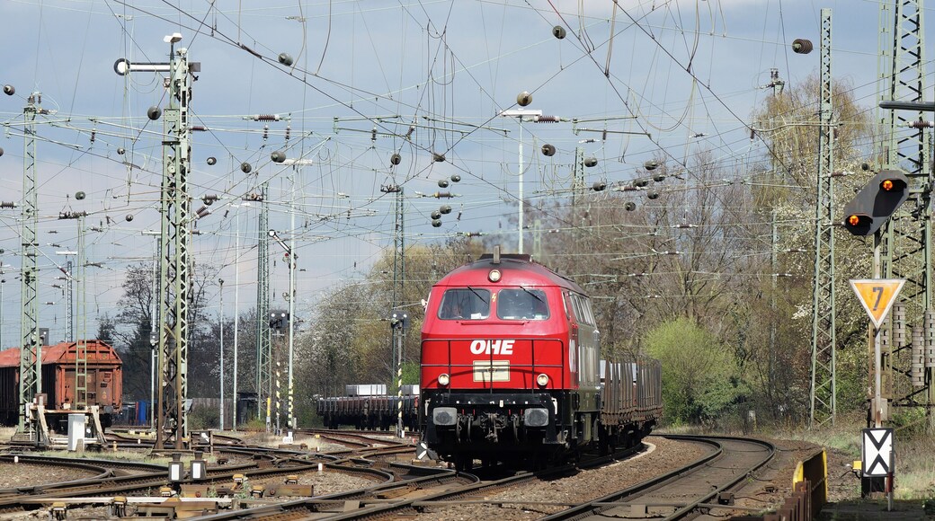 216 123-0 (OHE 200087) in the near of marshalling yard Köln-Kalk Nord