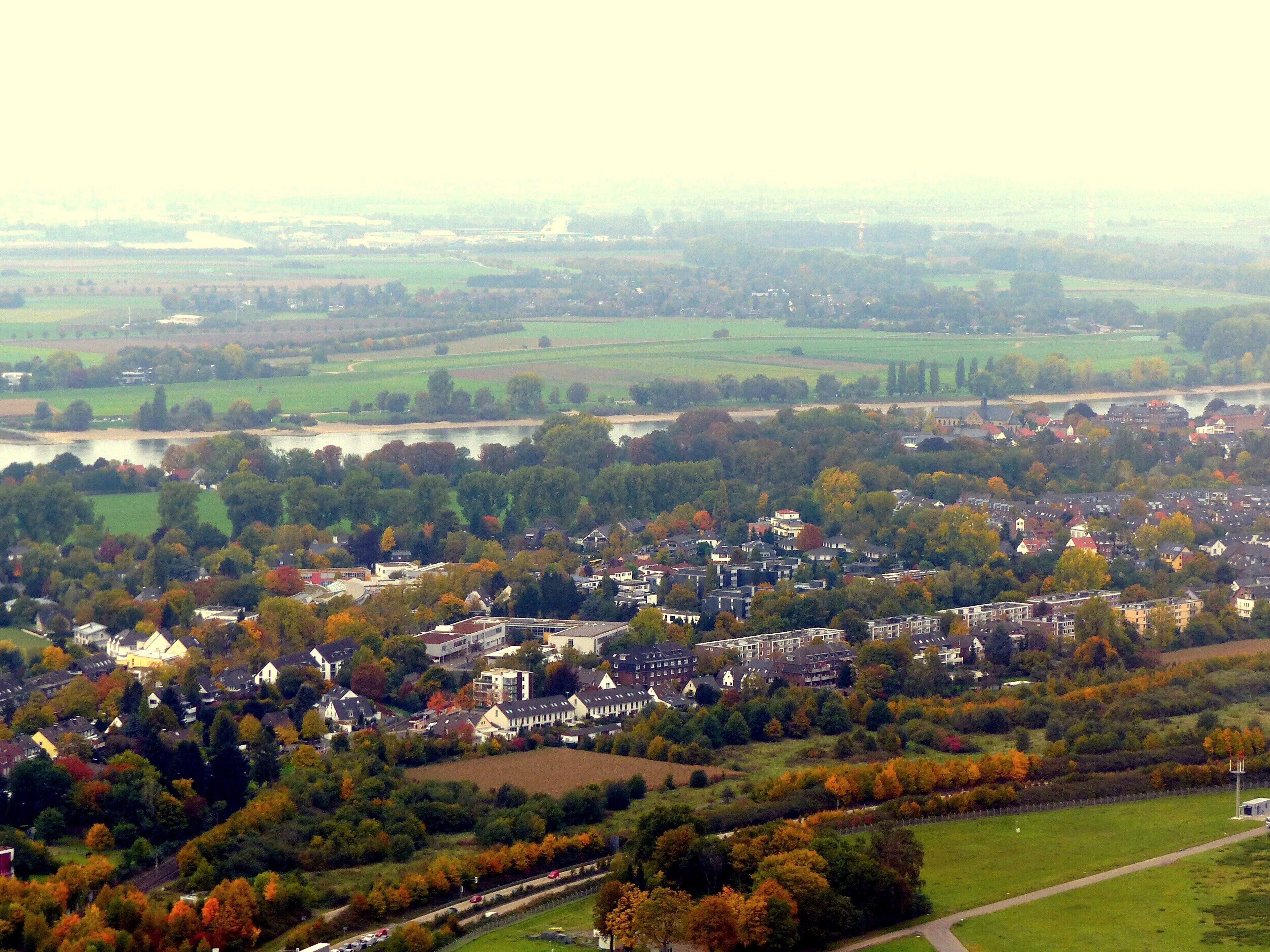 Düsseldorf – zwischen Lohausen und Kaiserswerth – Alte Landstraße