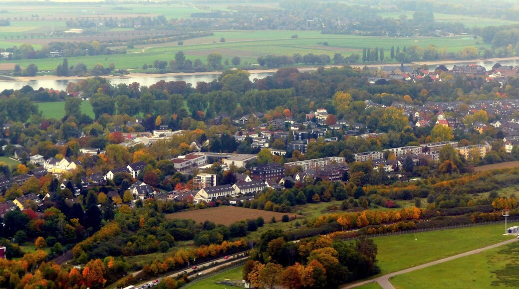 Düsseldorf – zwischen Lohausen und Kaiserswerth – Alte Landstraße