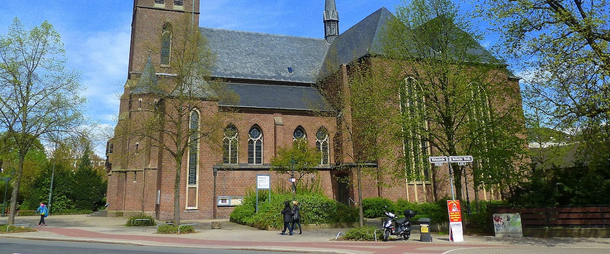 Düsseldorf Kürtenstraße 160 - Kath. Kirche St. Maria unter dem Kreuze