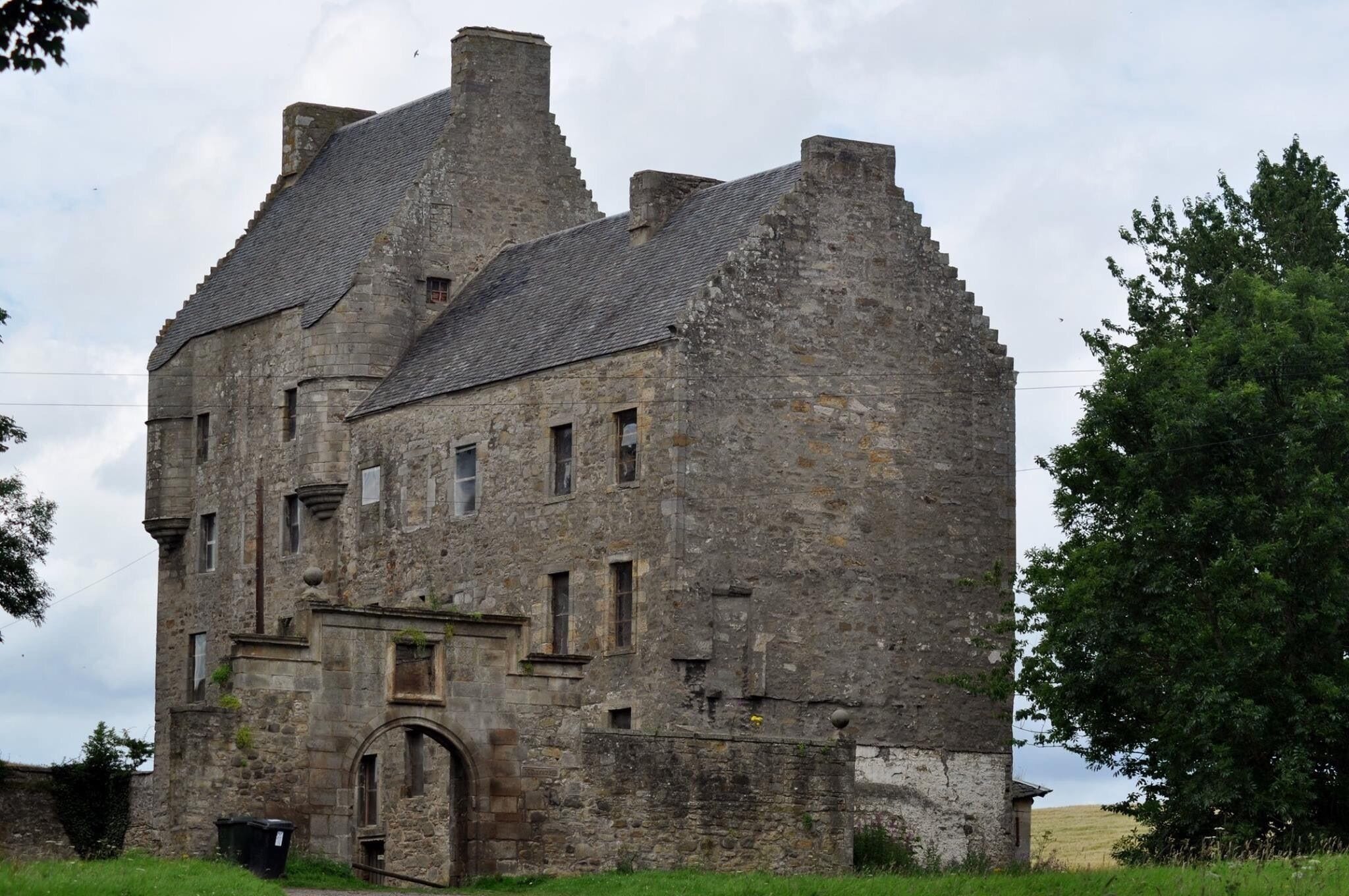 This castle is on the Hopetoun Estate (see Hopetoun House) and was also a location in the Outlander TV series (Lallybroch). West Lothian; Scotland.