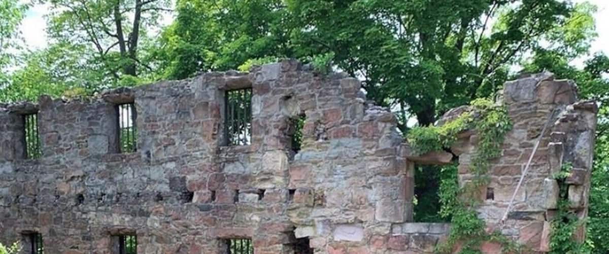 It’s worth the entrance fee just to see the beautiful ivy-covered crumbling facade. You can take a tour inside the mine!