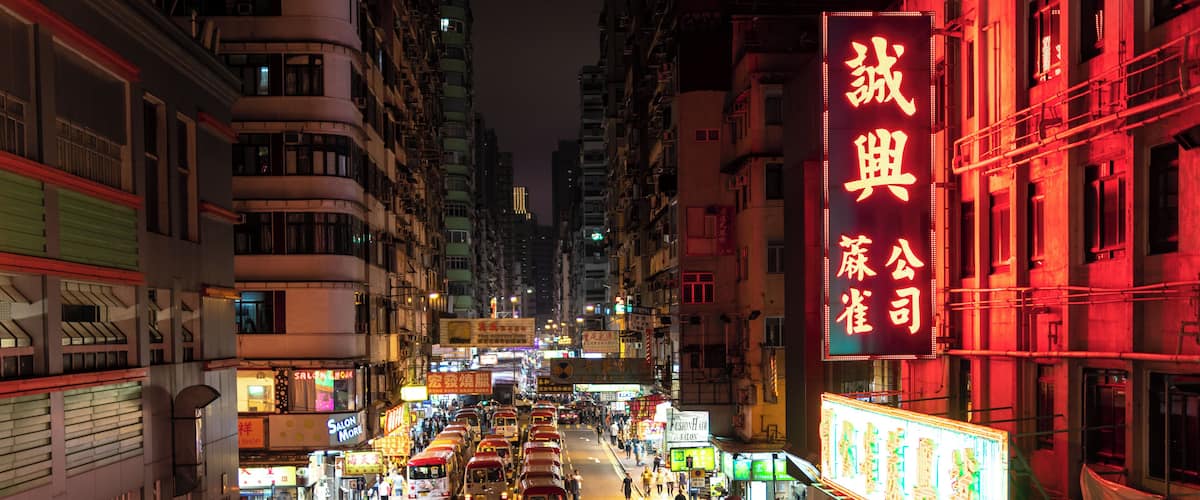 There is some magic on the Hongkong streets. 
#culture