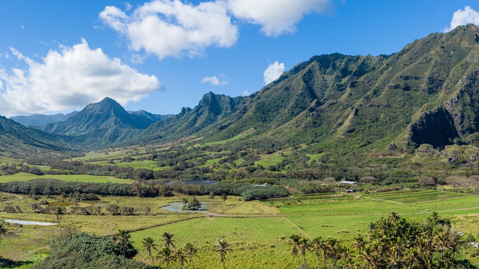 Wide panorama of the Kualoa or Ka'a'awa valley near Kaneohe on Oahu used in jurassic films