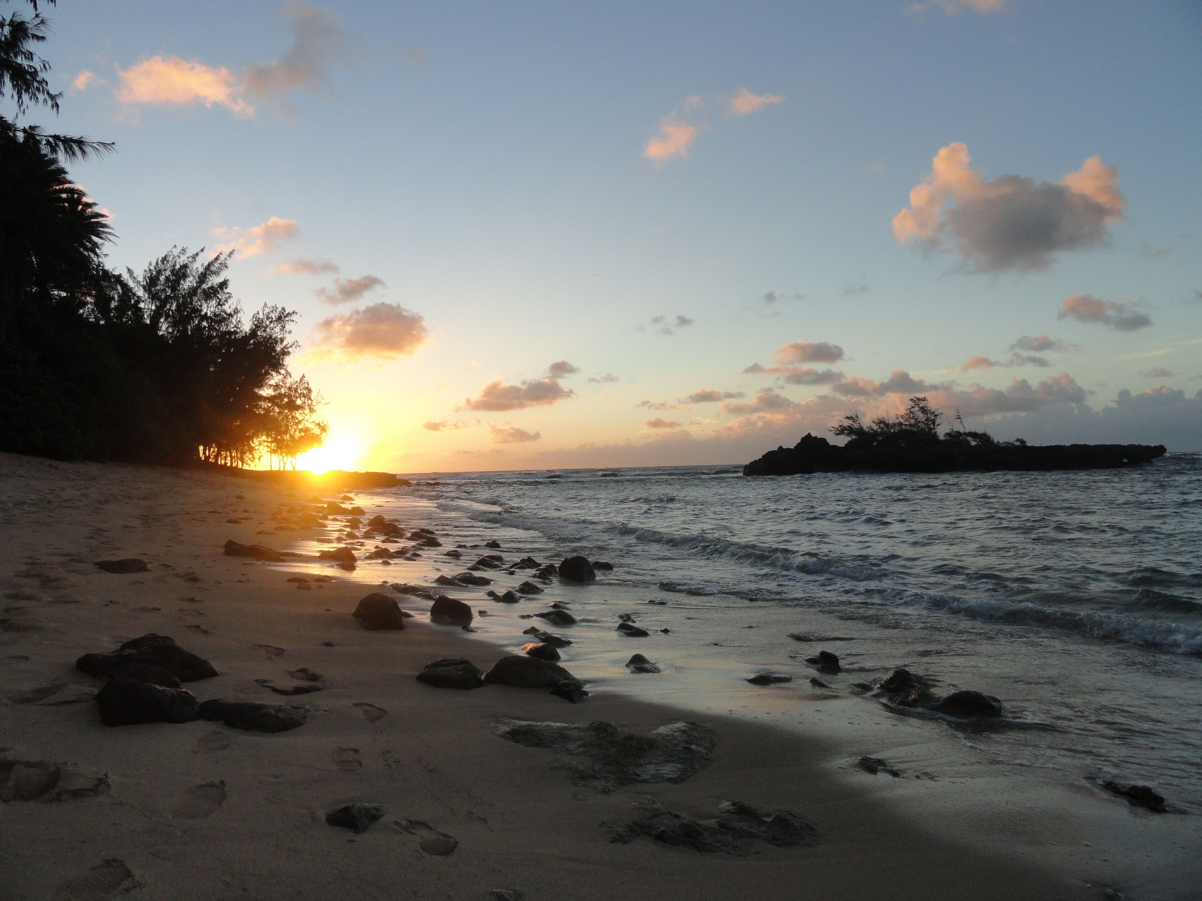 Walking along the beautiful north shore Oahu, HI #adventure