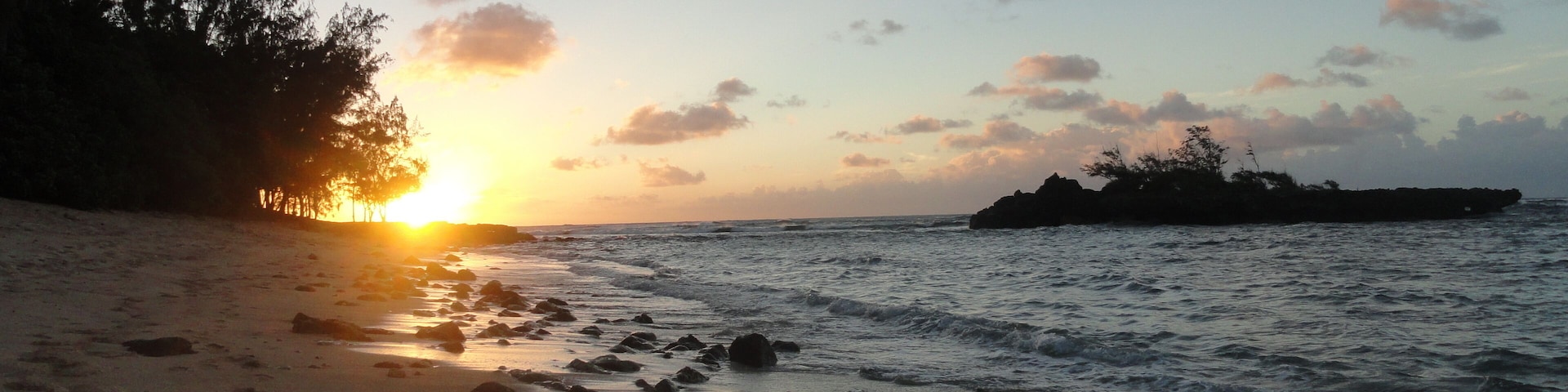 Walking along the beautiful north shore Oahu, HI #adventure