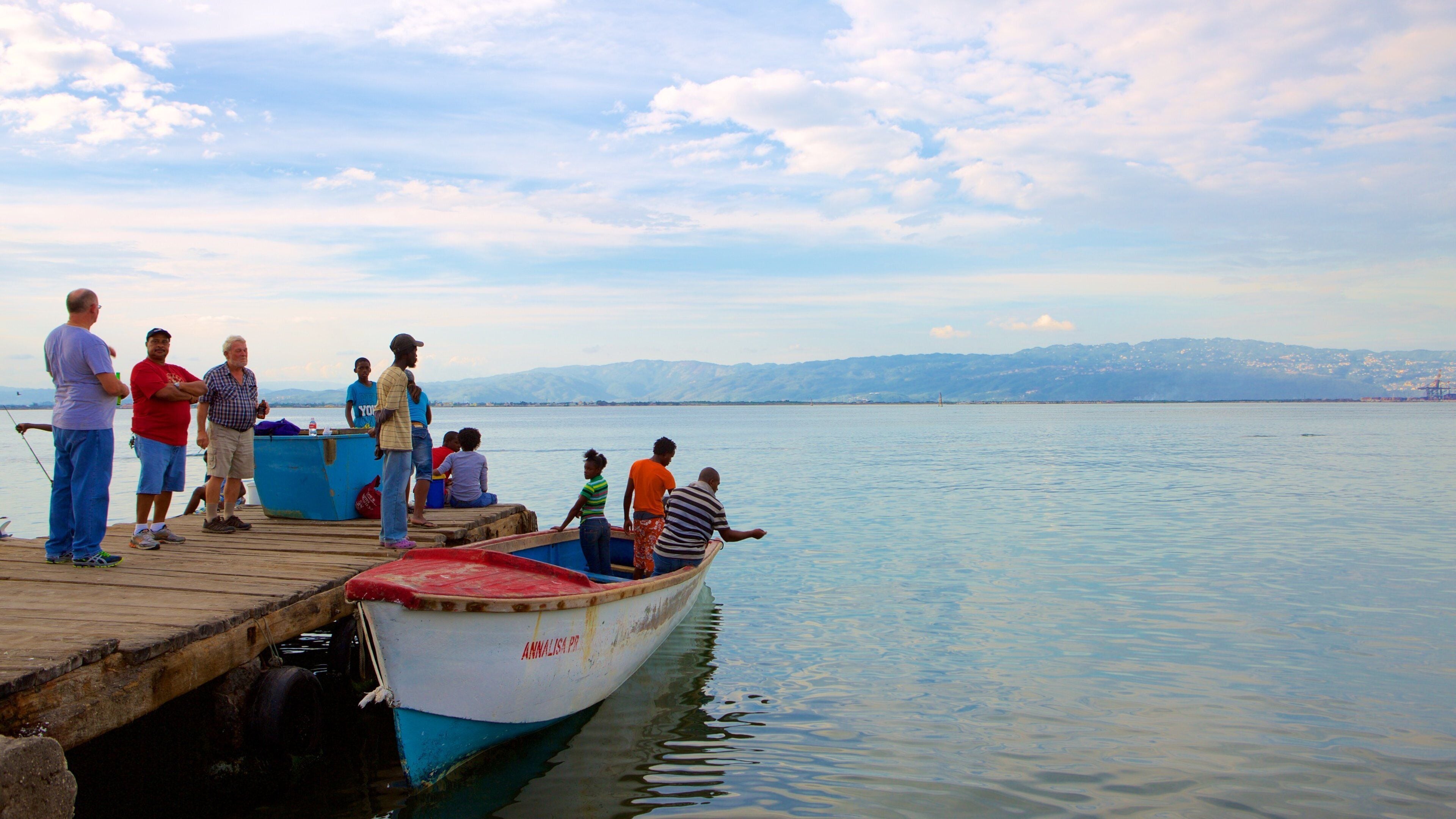 Port Royal featuring general coastal views and boating as well as a large group of people