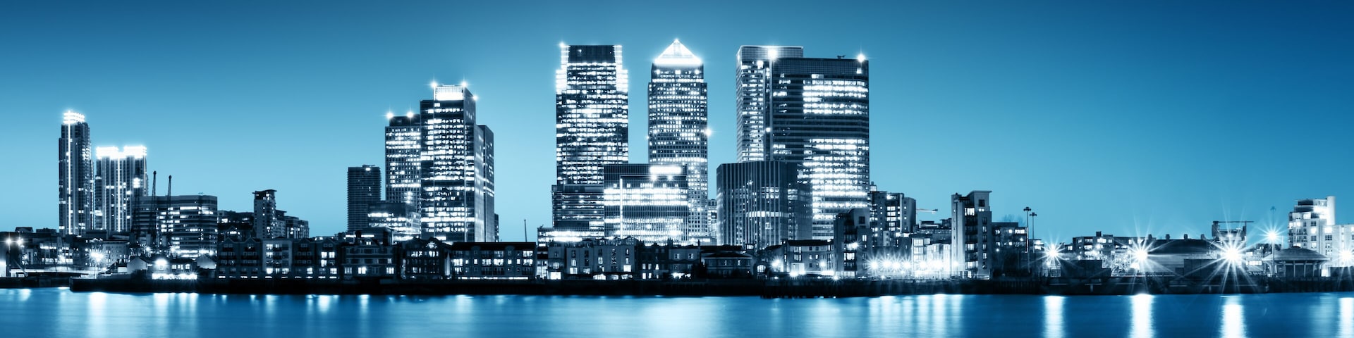 Panoramic picture of Canary Wharf view from Greenwich.
