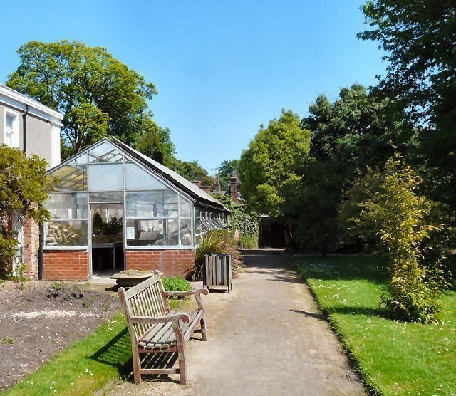 Old Parsonage Gardens