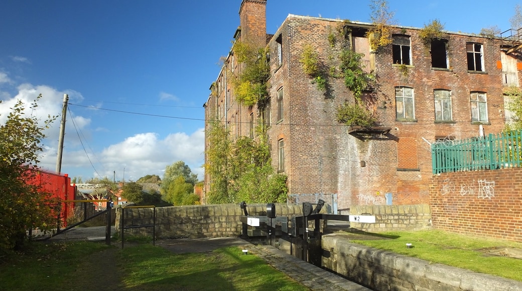 List of mills in Tameside 1891-John H. Gartside and Co Ltd, 76,128 spindles, 328 twist, 308/608 weft; 2,004 looms