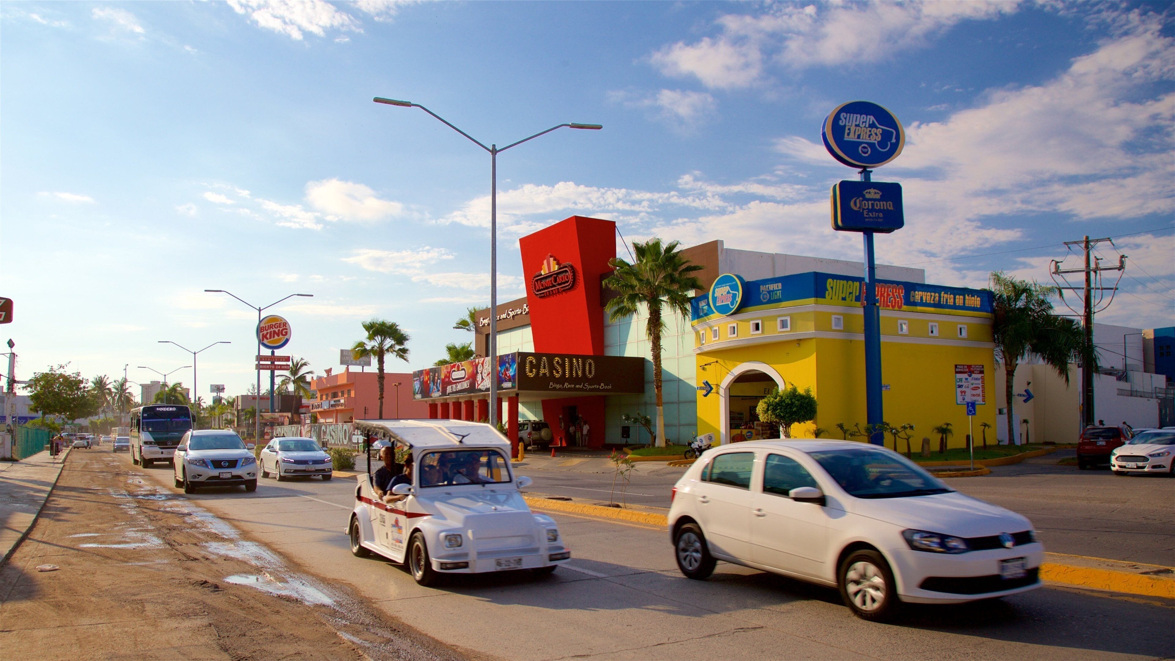 Zona Dorada featuring a sunset