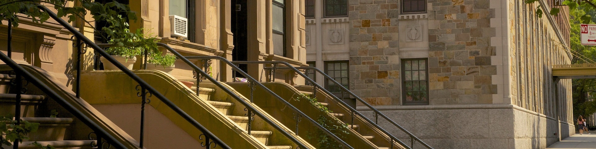 Brooklyn Heights que incluye una casa y escenas cotidianas