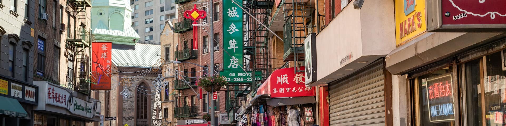 Chinatown featuring street scenes and a city
