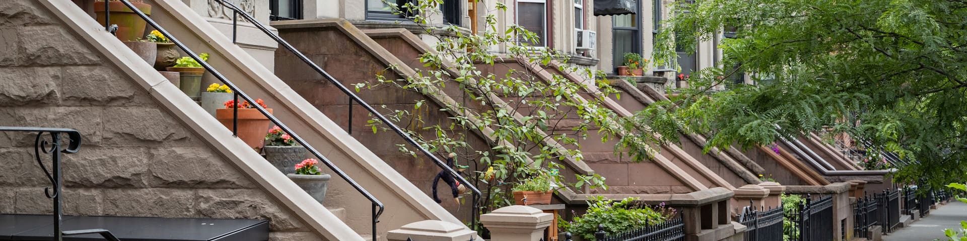 Park Slope which includes a house