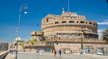 Prati mostrando arquitectura patrimonial, escenas cotidianas y palacio