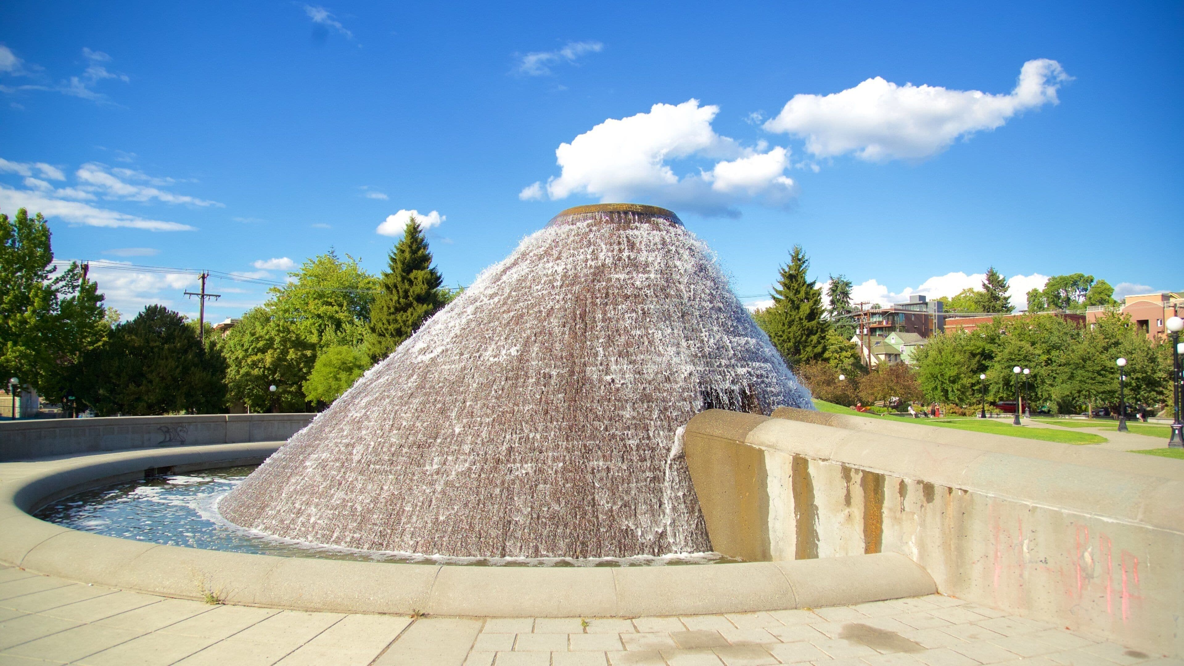 Capitol Hill featuring a fountain