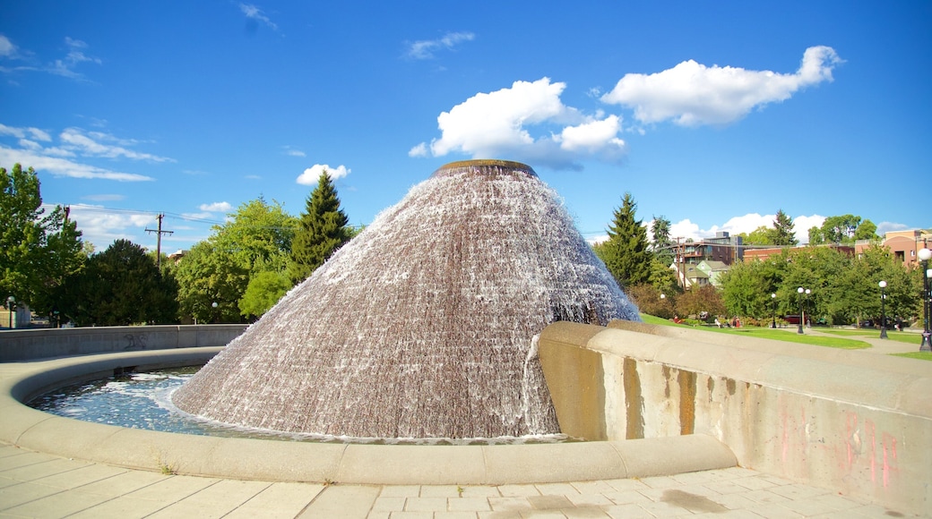 Capitol Hill featuring a fountain