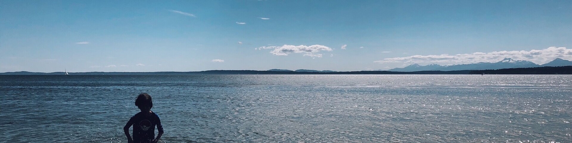 Rare warm sunny day in Seattle before our summer starts. Ridiculous clouds #LifeAtExpedia